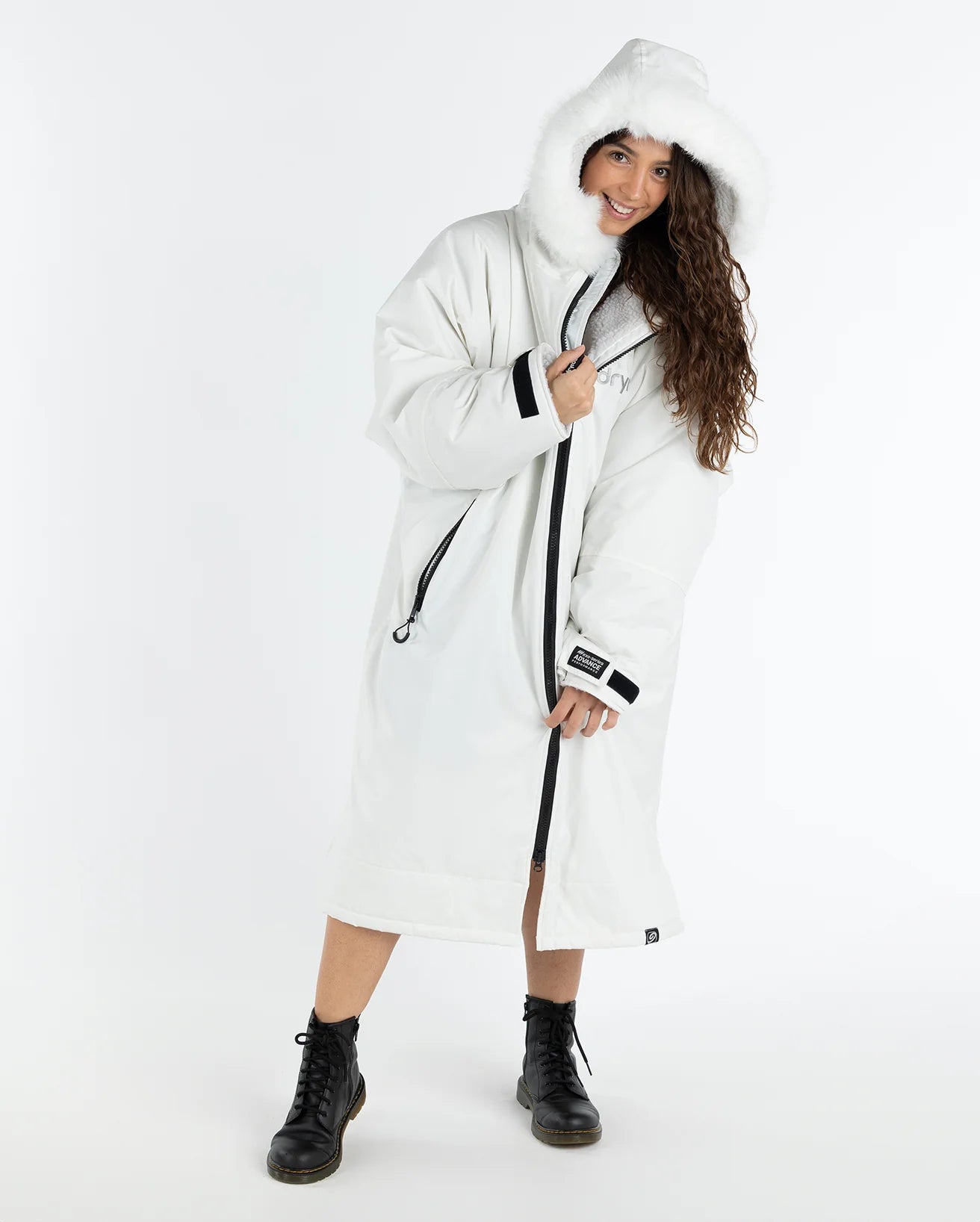 surf shoes for all-day wear-Dryrobe Advance Alpine Range Long Sleeve Change Coat - White